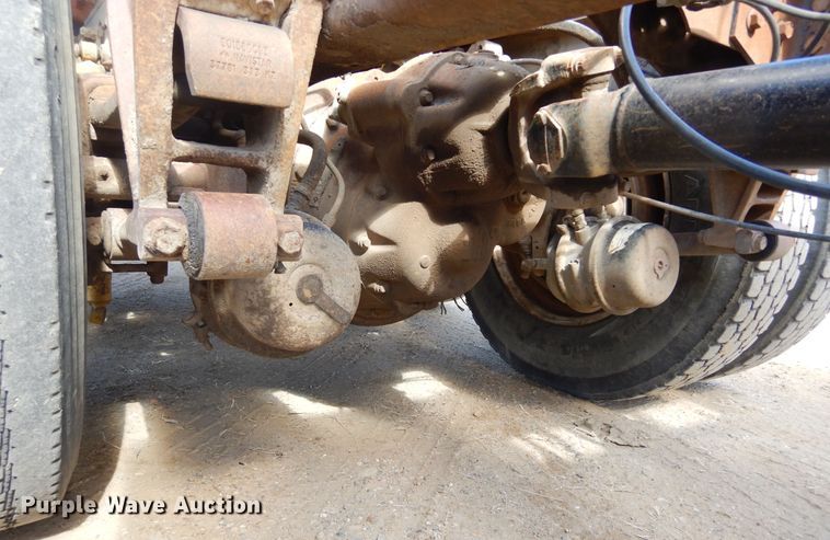 image for item MX9894 1996 International 9300  semi truck