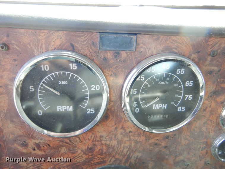 image for item MX9894 1996 International 9300  semi truck