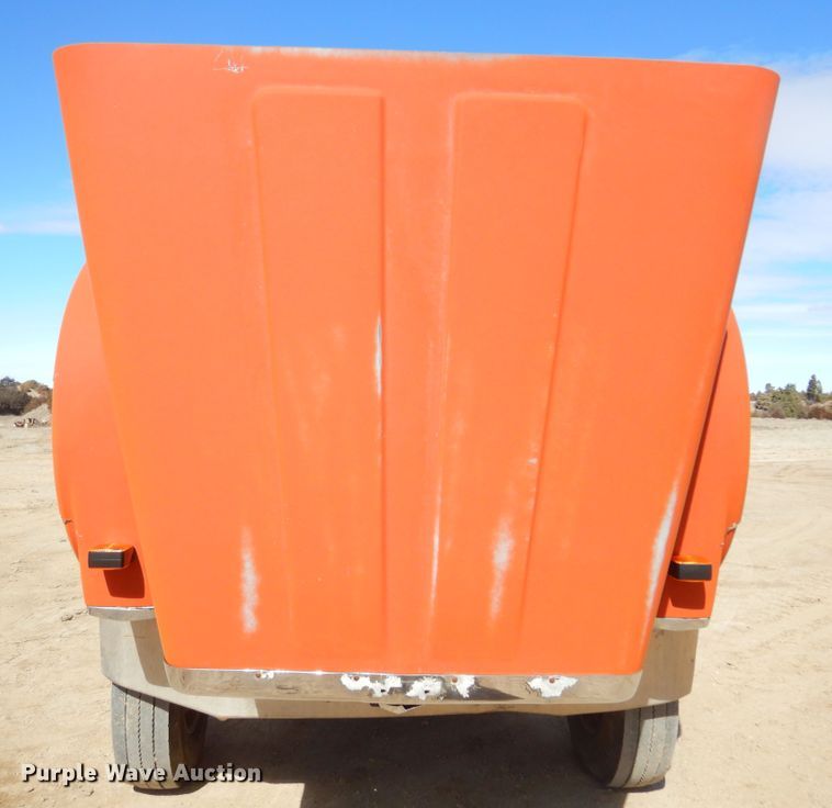 image for item MX9894 1996 International 9300  semi truck