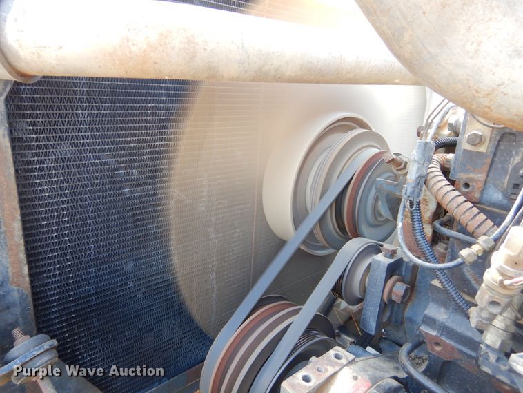 image for item MX9894 1996 International 9300  semi truck