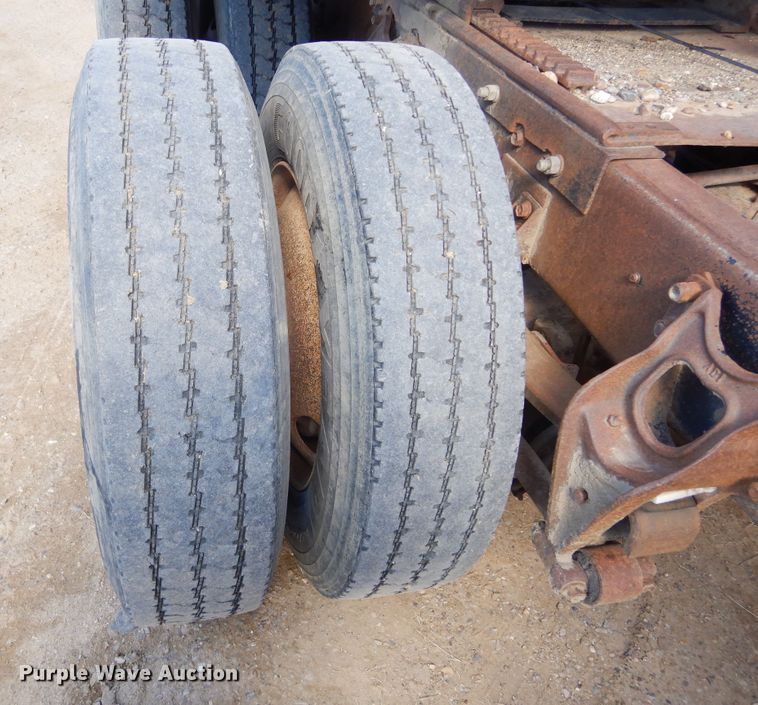 image for item MX9894 1996 International 9300  semi truck