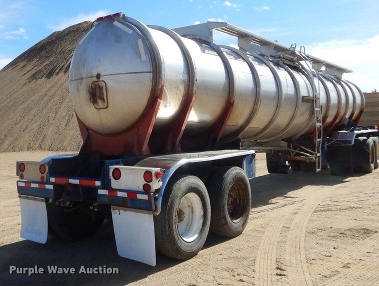 image for item MX9895 1979 Fruehauf TKP-F2-W-6500  tank truck