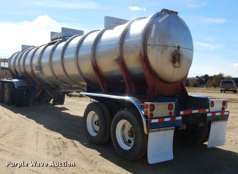 image for item MX9895 1979 Fruehauf TKP-F2-W-6500  tank truck