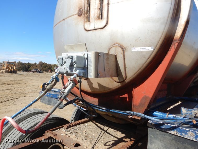 image for item MX9895 1979 Fruehauf TKP-F2-W-6500  tank truck