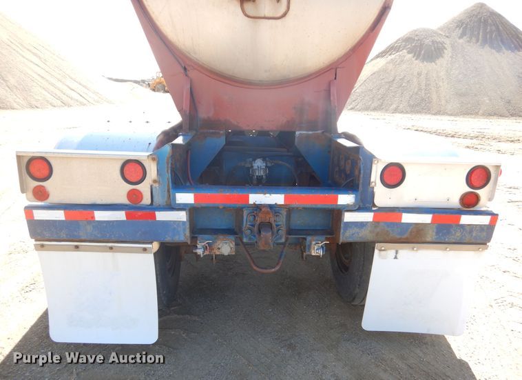 image for item MX9895 1979 Fruehauf TKP-F2-W-6500  tank truck