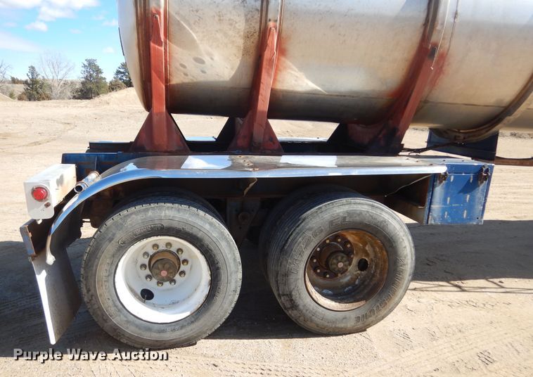 image for item MX9895 1979 Fruehauf TKP-F2-W-6500  tank truck