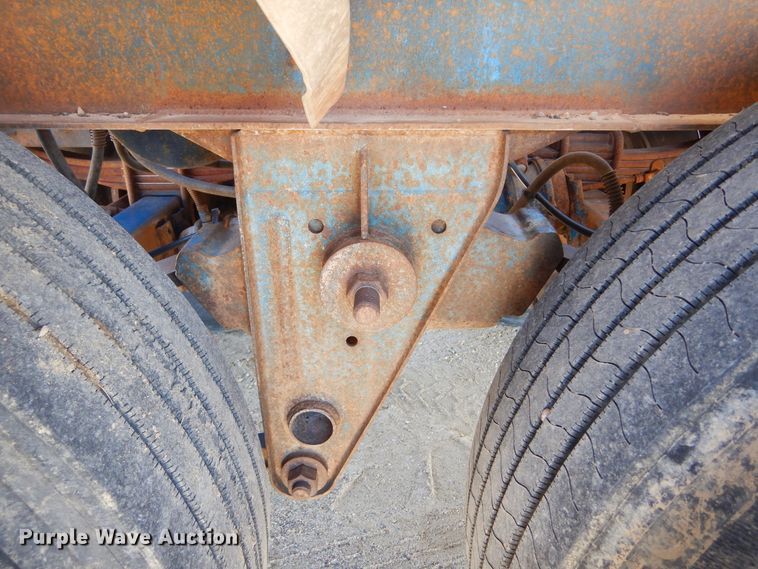 image for item MX9895 1979 Fruehauf TKP-F2-W-6500  tank truck