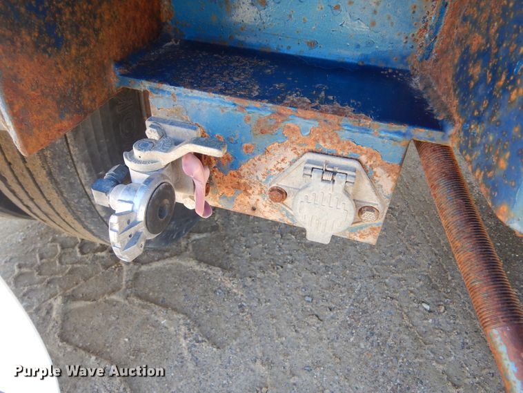 image for item MX9895 1979 Fruehauf TKP-F2-W-6500  tank truck