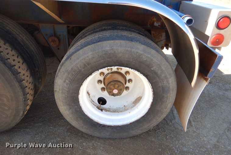 image for item MX9895 1979 Fruehauf TKP-F2-W-6500  tank truck