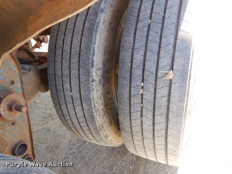 image for item MX9895 1979 Fruehauf TKP-F2-W-6500  tank truck