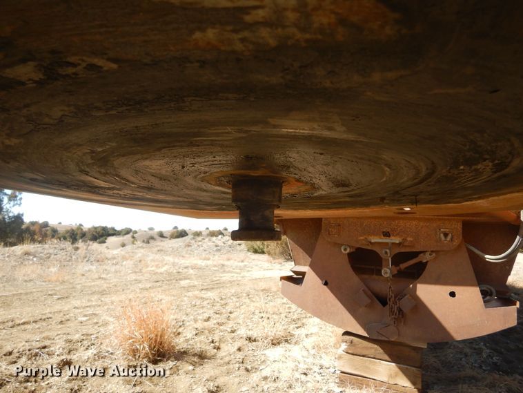 image for item MX9897 1982 Lance B20B39  bottom dump trailer