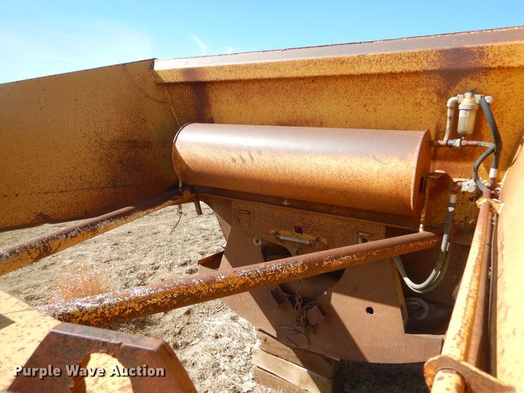 image for item MX9897 1982 Lance B20B39  bottom dump trailer