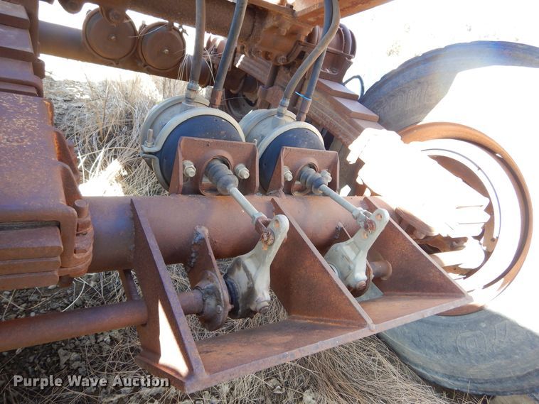 image for item MX9897 1982 Lance B20B39  bottom dump trailer