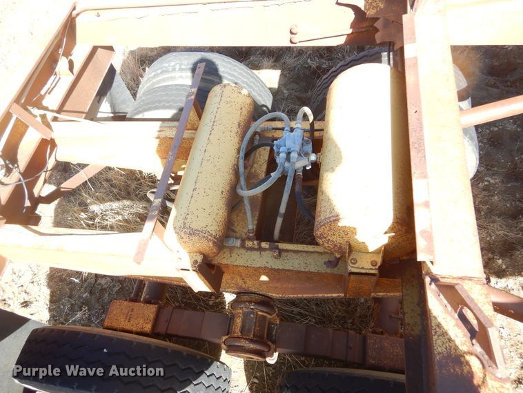 image for item MX9897 1982 Lance B20B39  bottom dump trailer