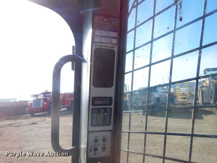 image for item MX9902 2013 New Holland L220  skid steer loader