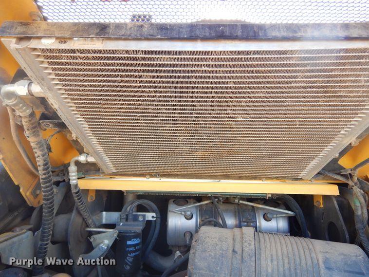 image for item MX9902 2013 New Holland L220  skid steer loader