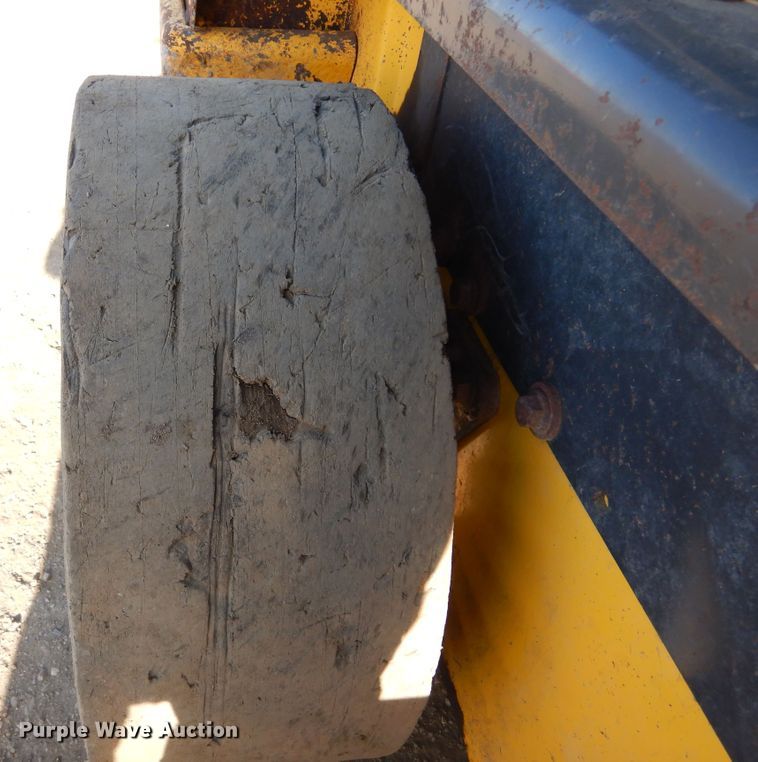 image for item MX9902 2013 New Holland L220  skid steer loader