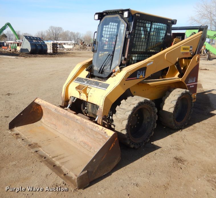 image for item MX9903 2005 Caterpillar 262B  skid steer loader