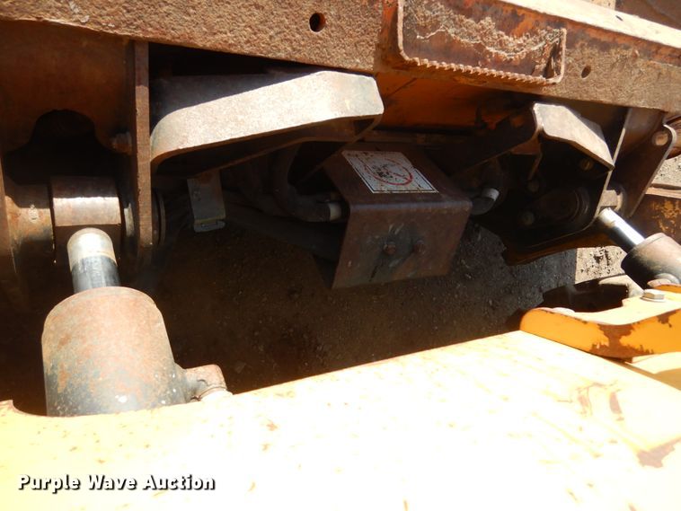 image for item MX9903 2005 Caterpillar 262B  skid steer loader