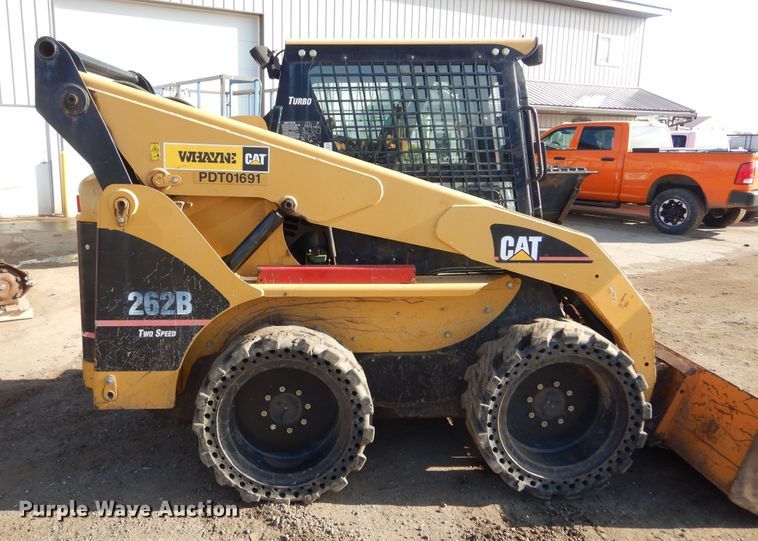 image for item MX9903 2005 Caterpillar 262B  skid steer loader