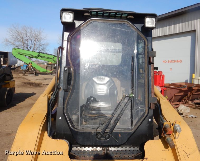 image for item MX9903 2005 Caterpillar 262B  skid steer loader