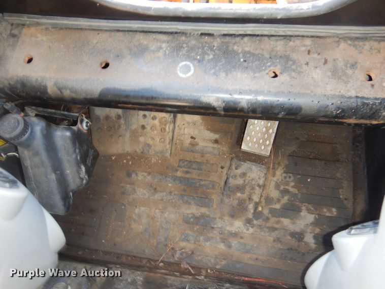 image for item MX9903 2005 Caterpillar 262B  skid steer loader