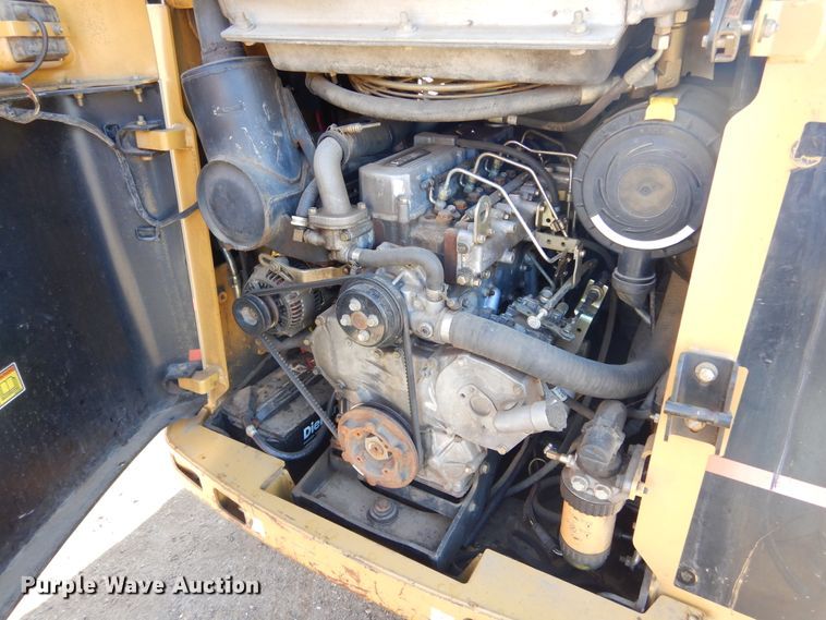 image for item MX9903 2005 Caterpillar 262B  skid steer loader