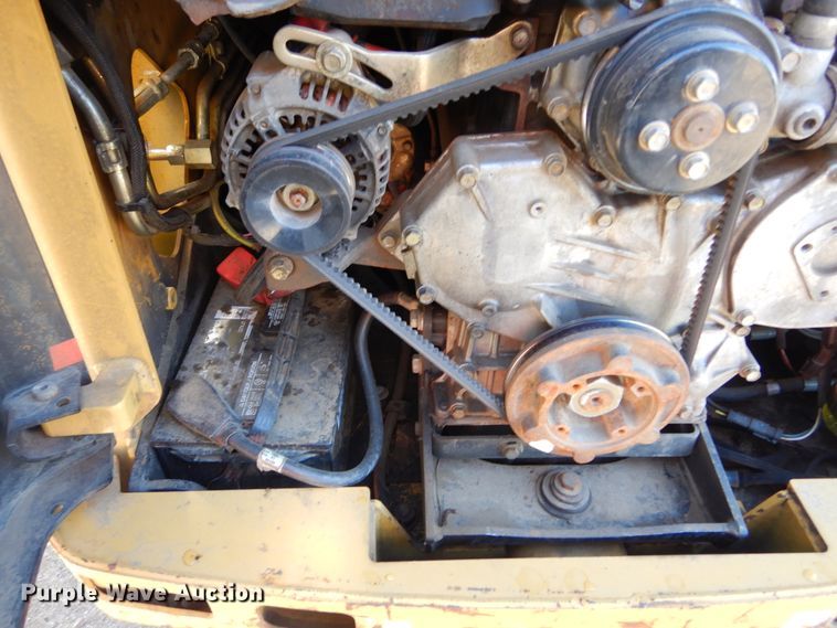 image for item MX9903 2005 Caterpillar 262B  skid steer loader