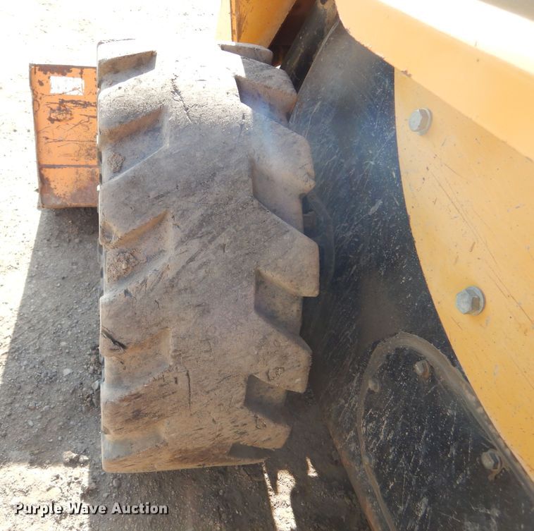 image for item MX9903 2005 Caterpillar 262B  skid steer loader