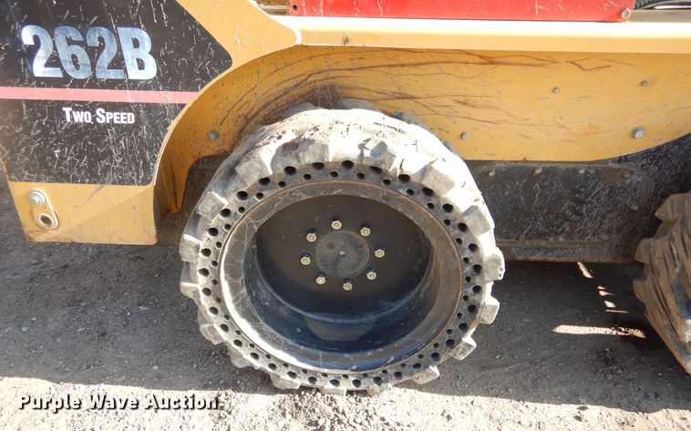 image for item MX9903 2005 Caterpillar 262B  skid steer loader