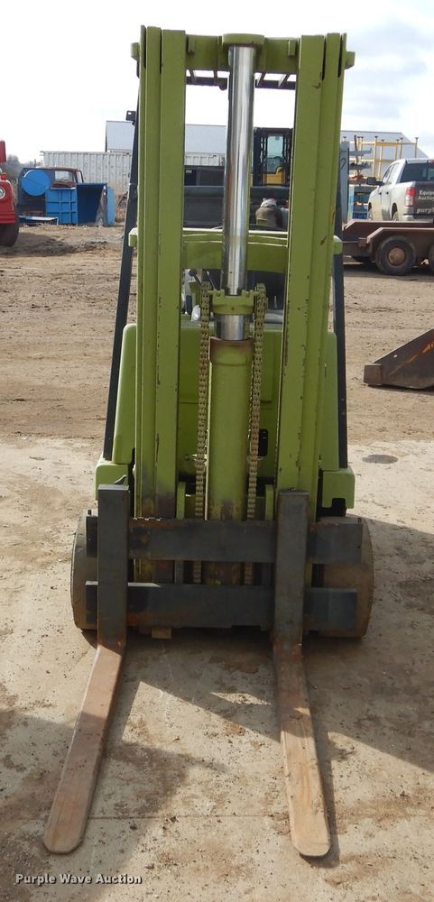 image for item MX9905 Clark C500-45  forklift