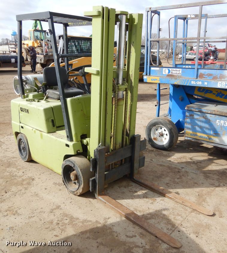 image for item MX9905 Clark C500-45  forklift