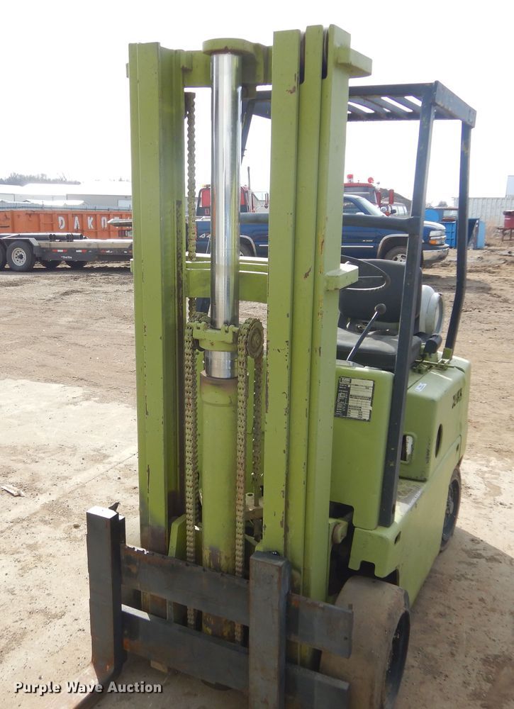 image for item MX9905 Clark C500-45  forklift