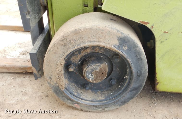 image for item MX9905 Clark C500-45  forklift