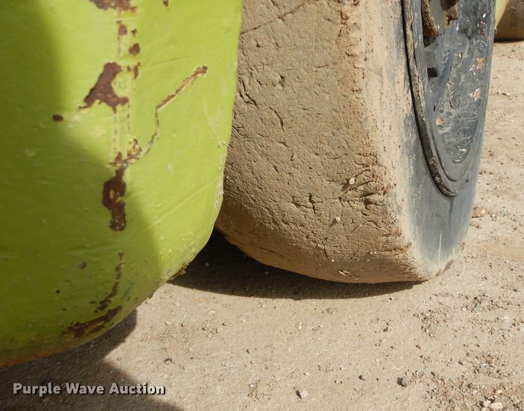 image for item MX9905 Clark C500-45  forklift