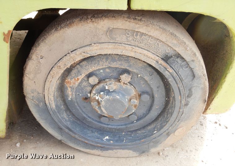 image for item MX9905 Clark C500-45  forklift