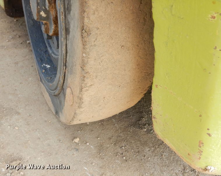 image for item MX9905 Clark C500-45  forklift