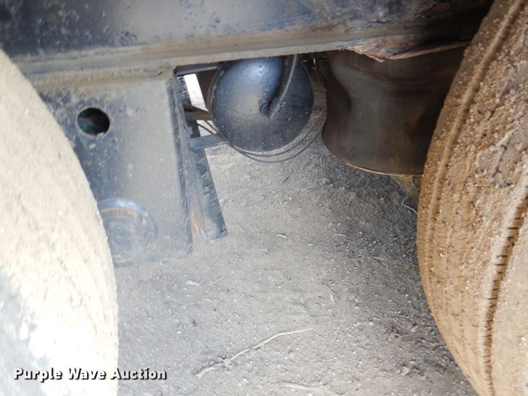 image for item MX9906 2001 Talbert TDW-30-SRG-TI  lowboy equipment trailer