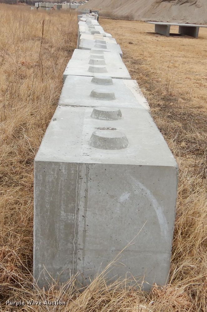 image for item MX9933 (50) concrete blocks