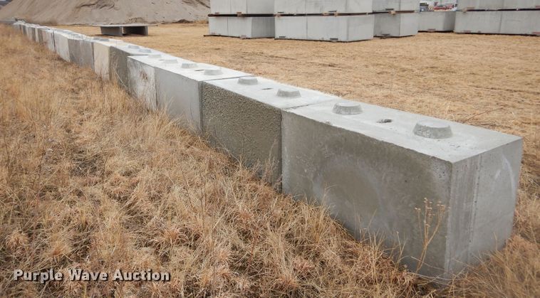 image for item MX9933 (50) concrete blocks