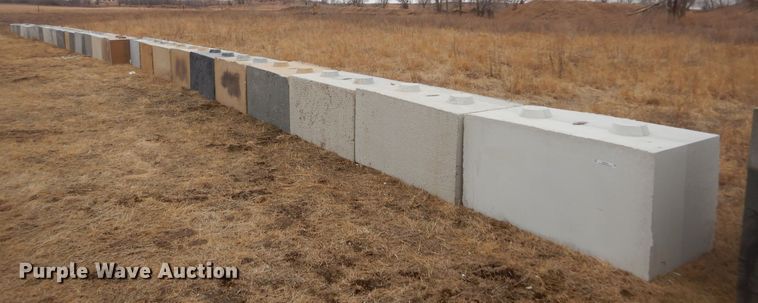 image for item MX9933 (50) concrete blocks