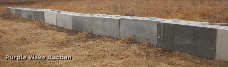image for item MX9933 (50) concrete blocks