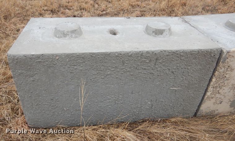 image for item MX9933 (50) concrete blocks