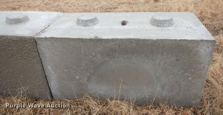 image for item MX9933 (50) concrete blocks