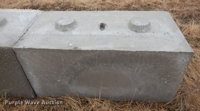 image for item MX9933 (50) concrete blocks
