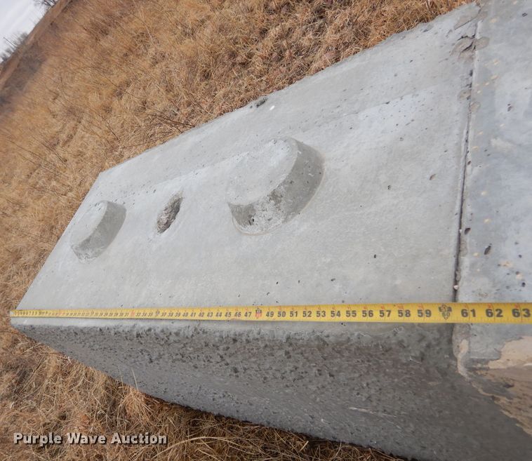 image for item MX9933 (50) concrete blocks