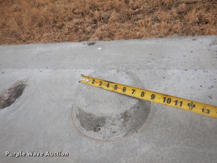 image for item MX9933 (50) concrete blocks