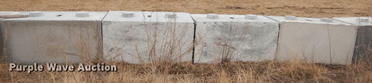 image for item MX9933 (50) concrete blocks