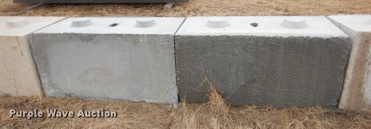 image for item MX9933 (50) concrete blocks