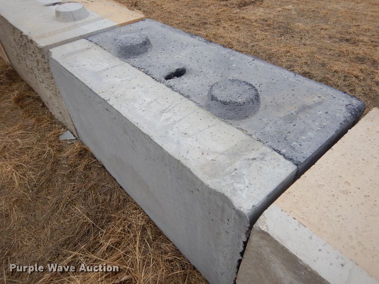 image for item MX9933 (50) concrete blocks